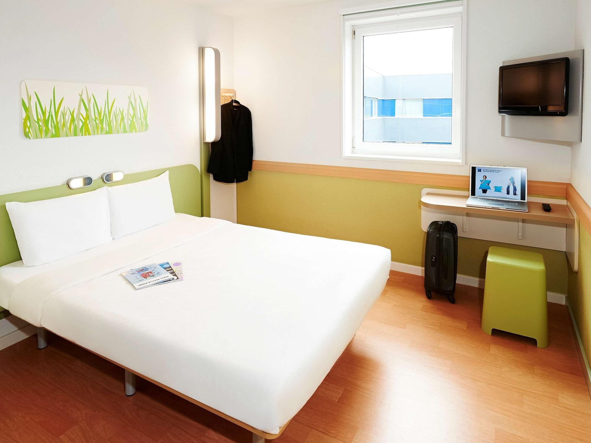 Ibis Birmingham Airport Terminal Building - Nec Hotel Bickenhill Exterior photo