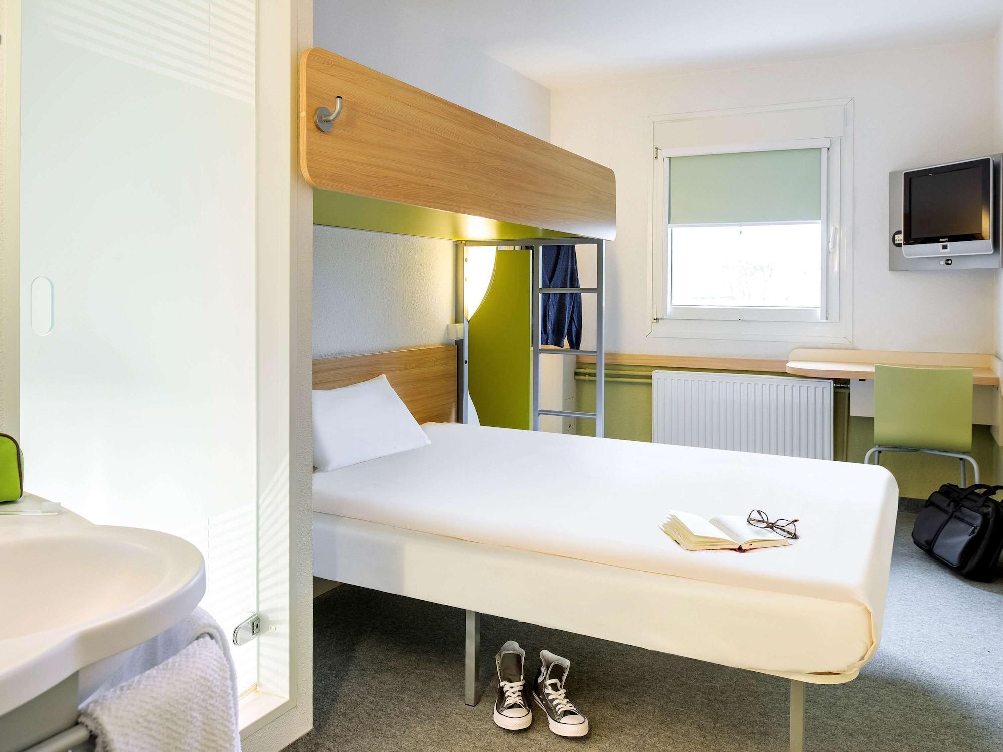 Ibis Birmingham Airport Terminal Building - Nec Hotel Bickenhill Exterior photo