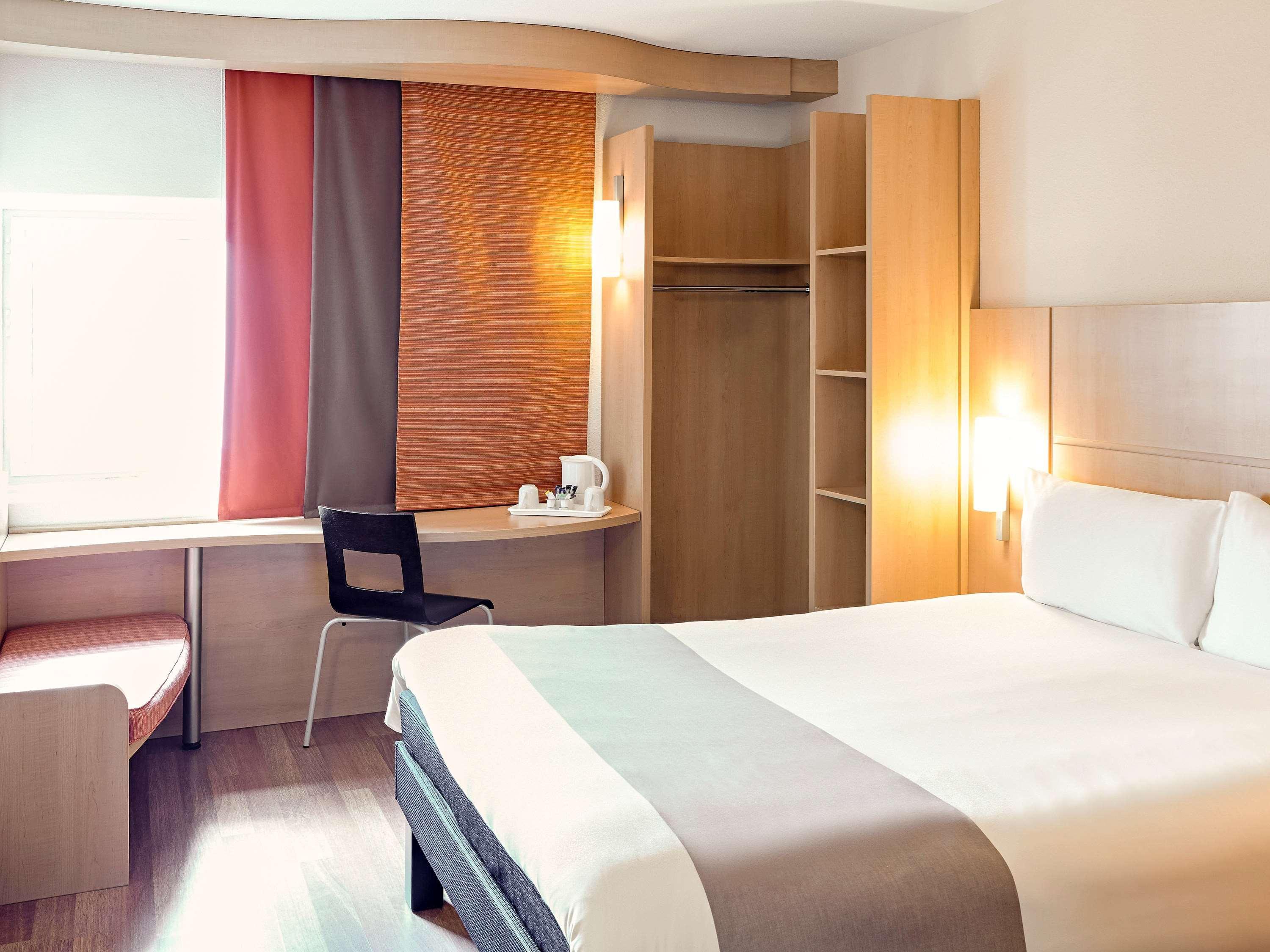 Ibis Birmingham Airport Terminal Building - Nec Hotel Bickenhill Exterior photo